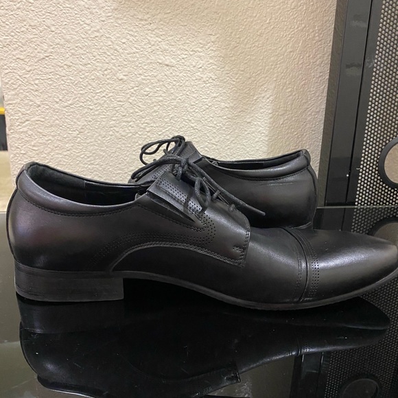 Shoes - Picture 4 of 4